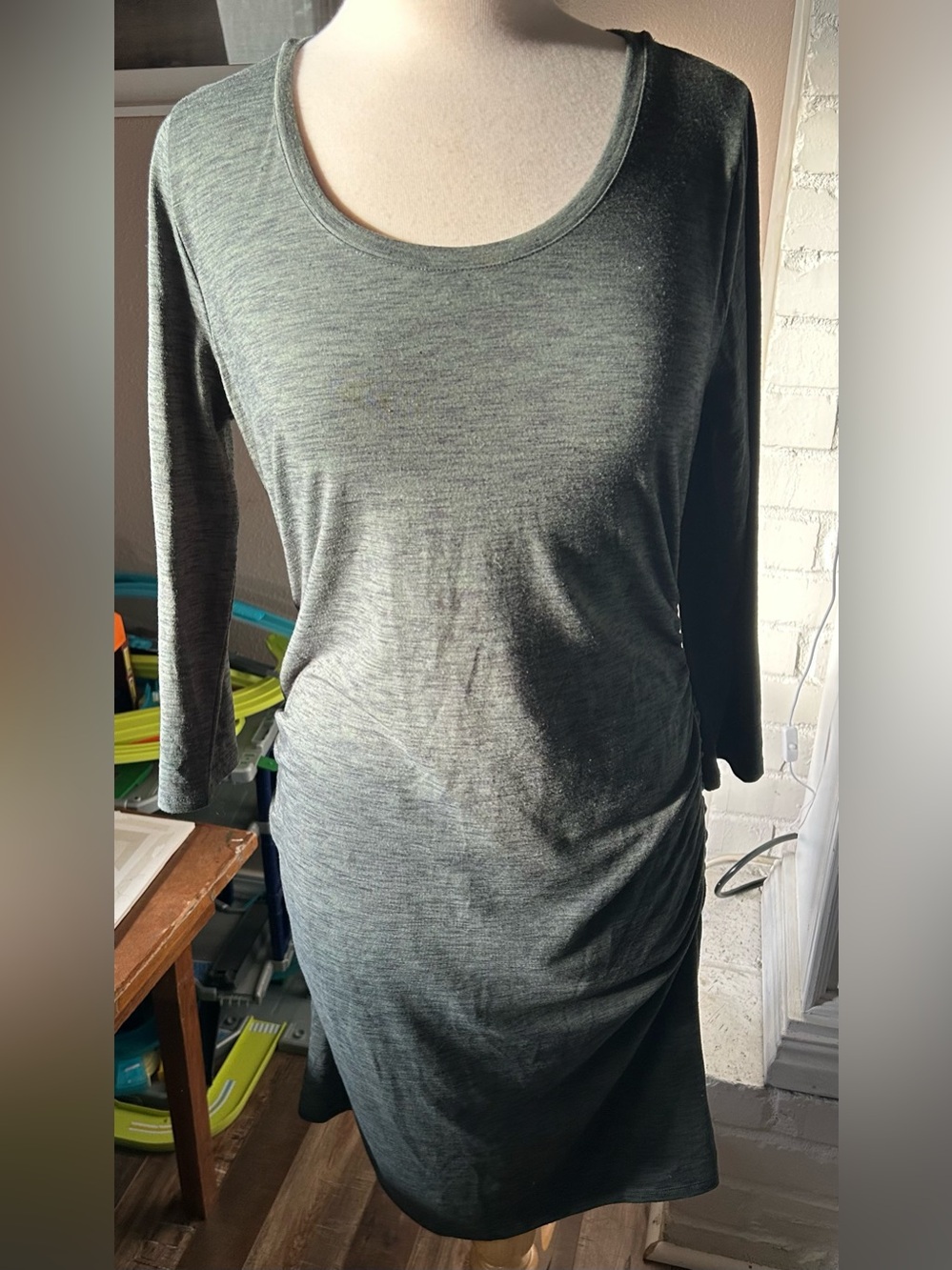 Liz Lange Maternity Scoop Neck Dress in Dark Heather Gray Size M